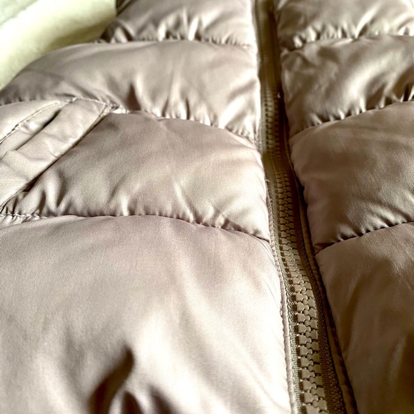 OLD NAVY FROST FREE VEST - Picture 7 of 7